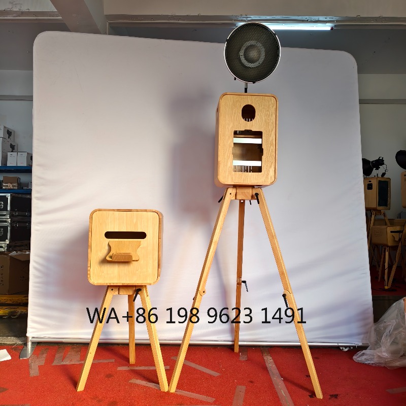 Photography Wedding - Bilik Foto Selfie Kayu Retro dengan